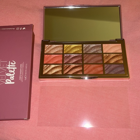 NEW Ciate London The Velvet Palette 12 Piece Eyeshadow Palette - Picture 8 of 11